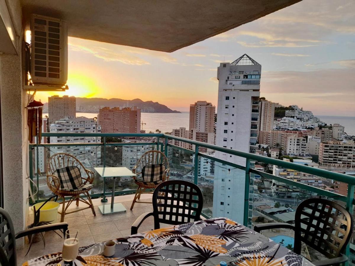 Apartment Traveler's With Sea View, Free Coffee & Parking