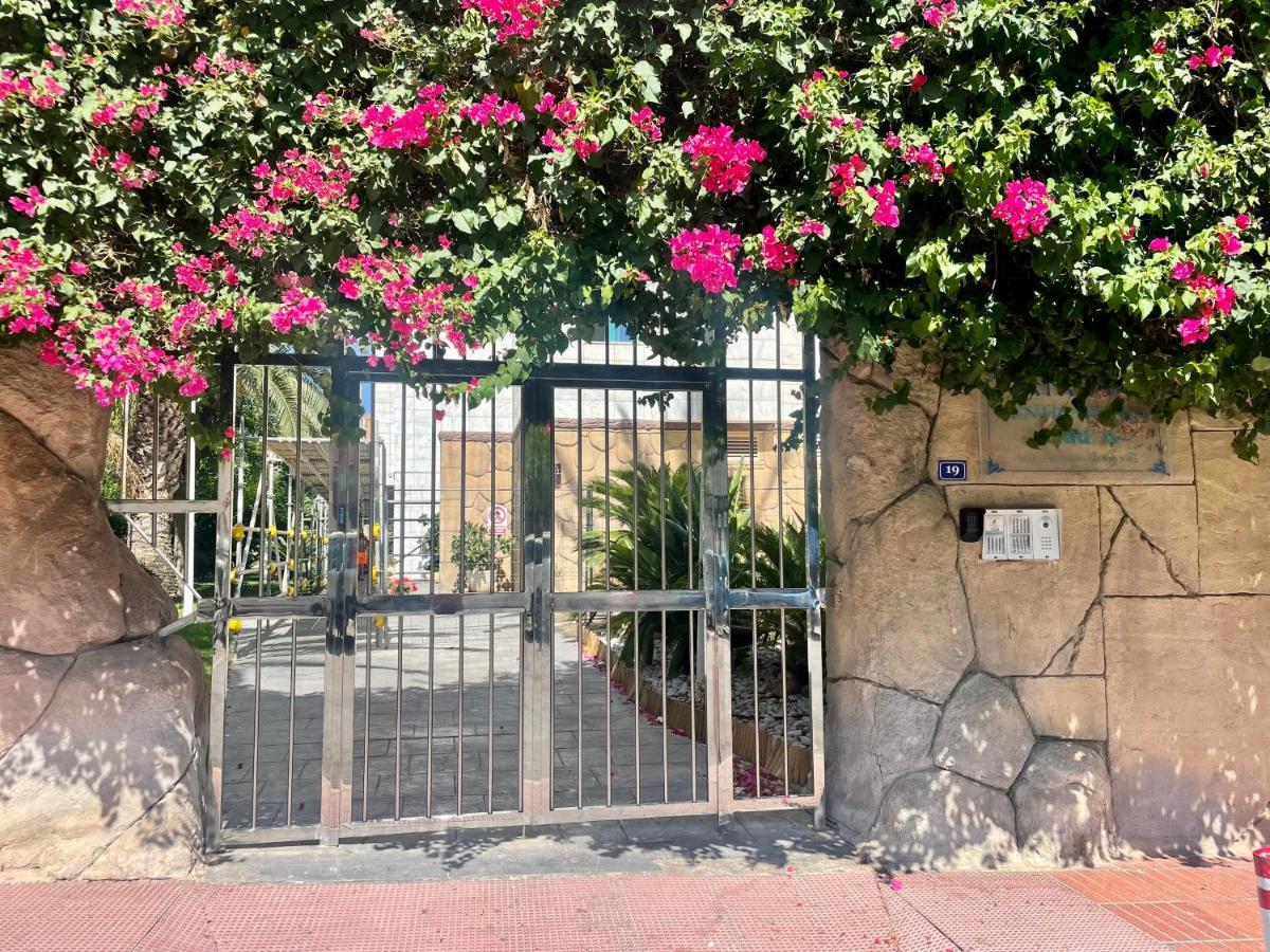 Traveler's With Sea View, Free Coffee & Parking Apartment Benidorm