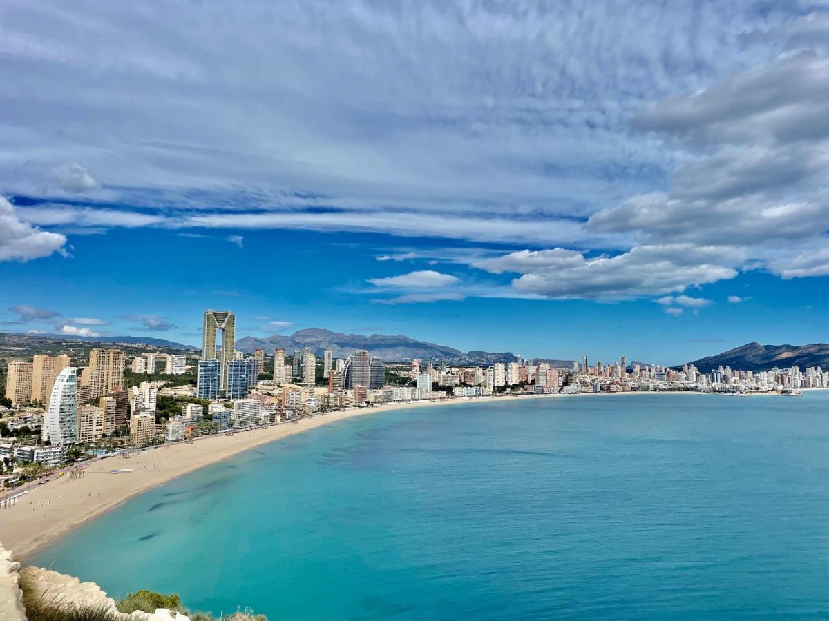 Apartment Traveler's With Sea View, Free Coffee & Parking