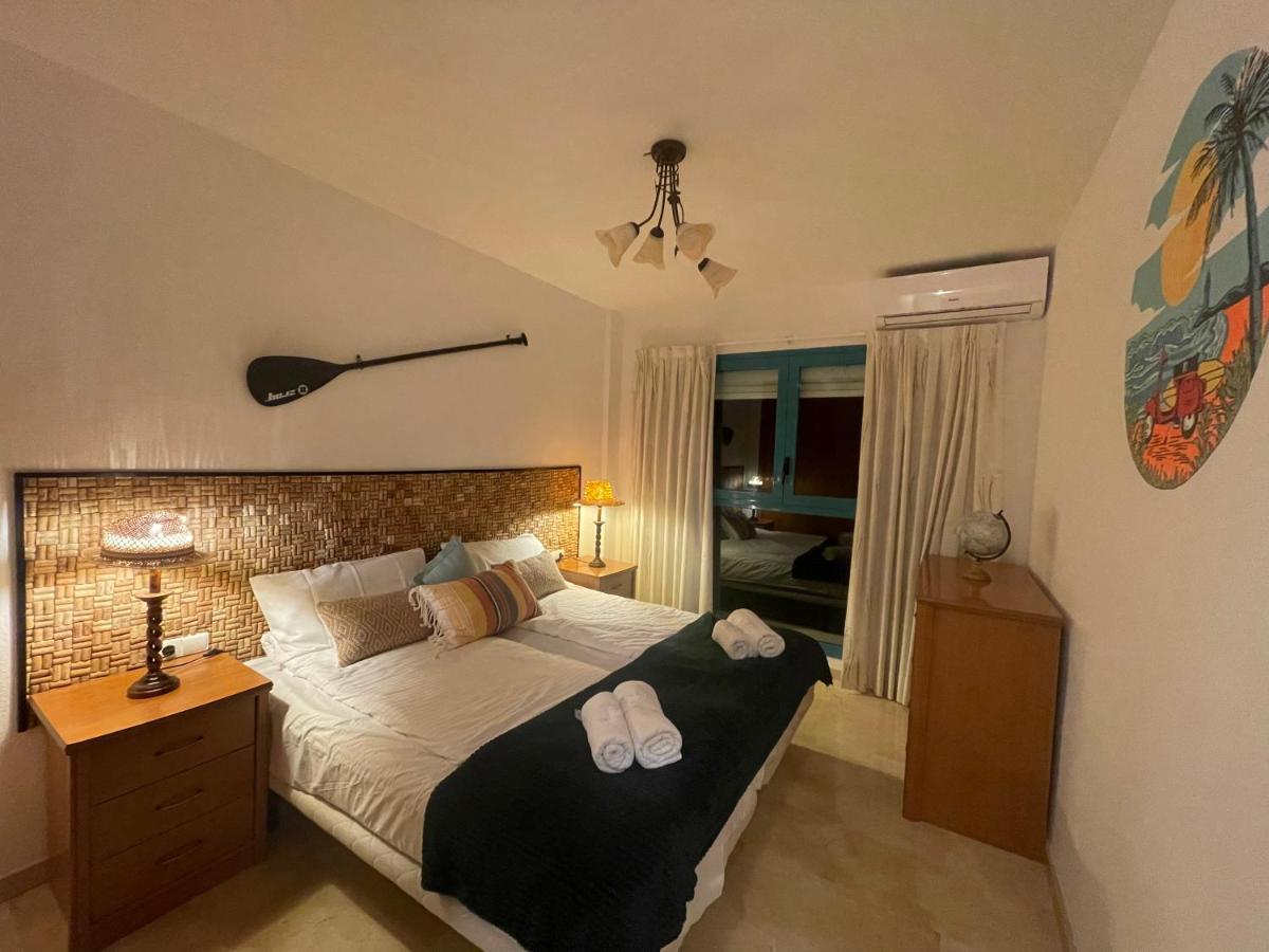 Apartment Traveler's With Sea View, Free Coffee & Parking *