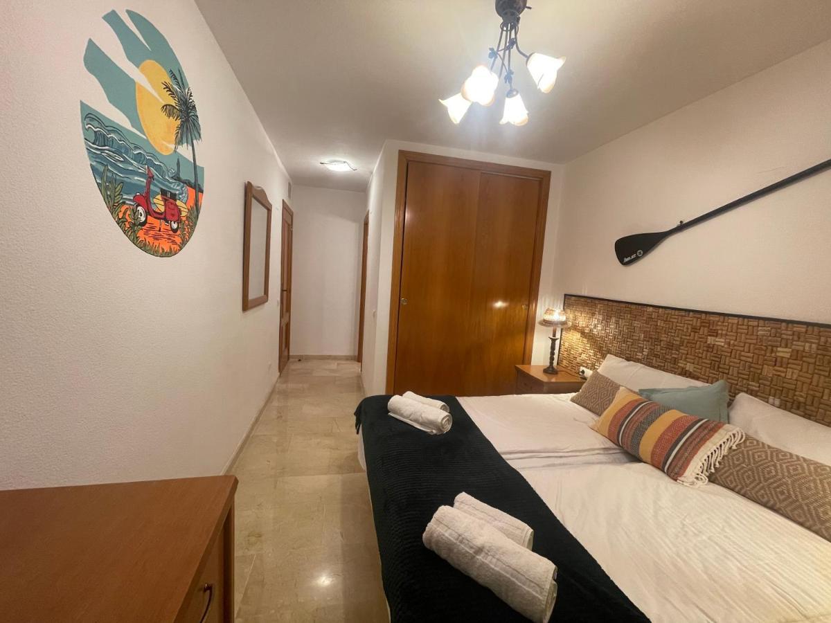 Traveler's With Sea View, Free Coffee & Parking Apartment *